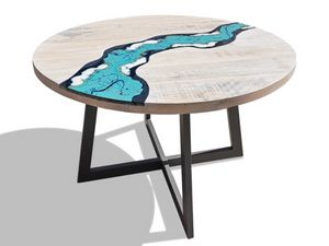 River Oceanside, Round table in wood and lava stone