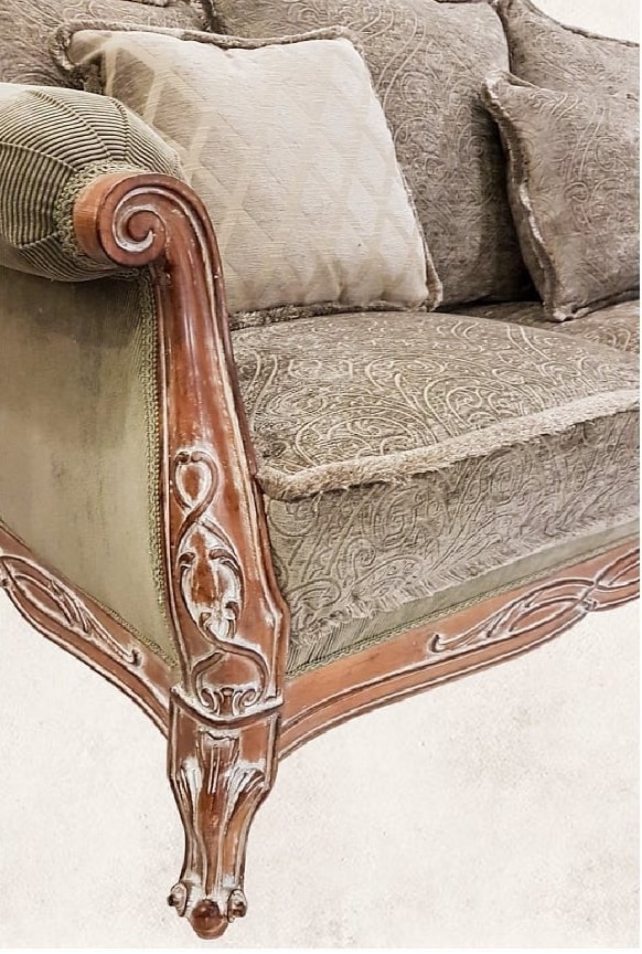 3110 sofa, Classic sofa with carvings