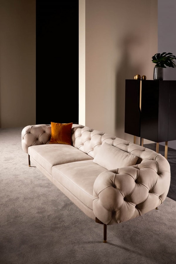 Atenæ sofa, Tufted sofa with a regal and refined flavor