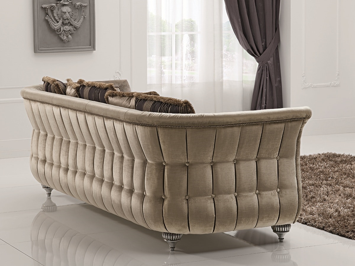 First Lady, Sofa with a classic design