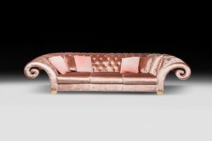 New Versailles, Sofa with capitonné padding
