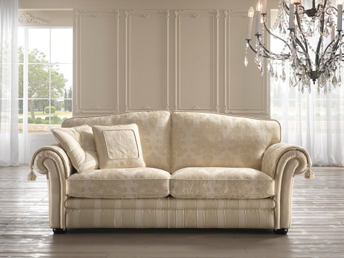 Taylor, Classic sofa of exquisite workmanship