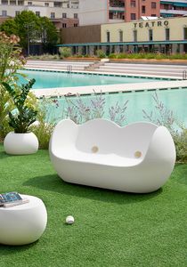 Blossy, Rocking sofa in polyethylene for indoors and outdoors