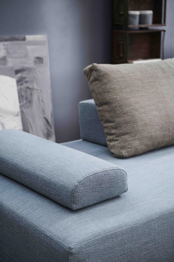 Eala, Modular sofa with a minimal design