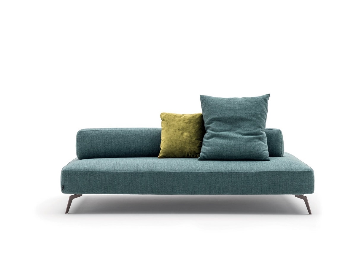 Freedom, Sofa with a strong compositional dynamism