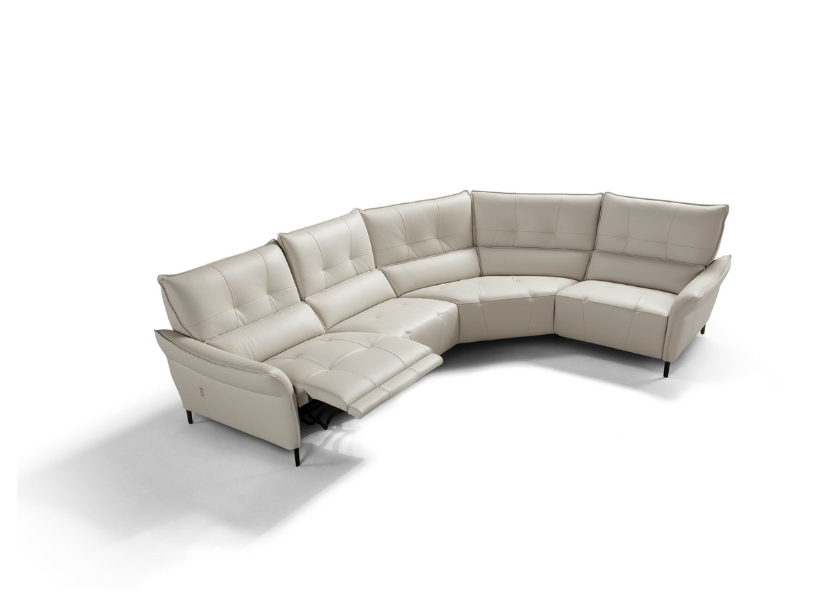 Leonardo, Versatile and dynamic sofa
