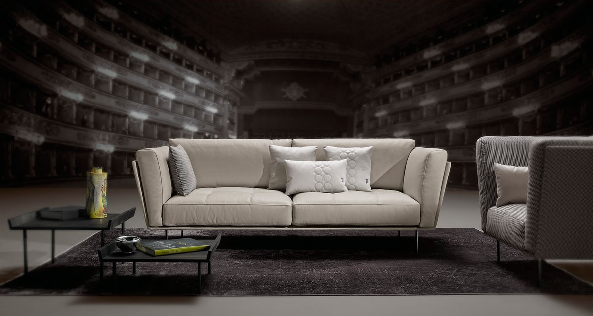 Otello, Elegant sofa