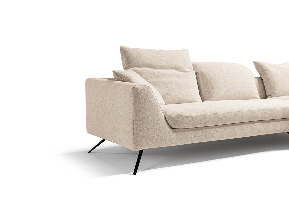 Soprano, Modern sofa with movable backrests