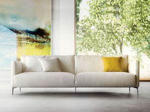 Volo, Upholstered sofa with thin legs, contemporary style