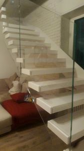 Art. G12, Staircase in lacquered wood and glass