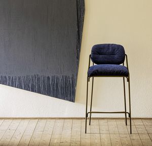 Divina-SG, Metal chair with armrests, with sinuous and retro shapes