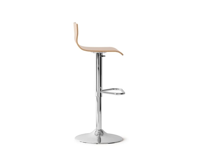Stool in natural varnished beech, adjustable in height | IDFdesign