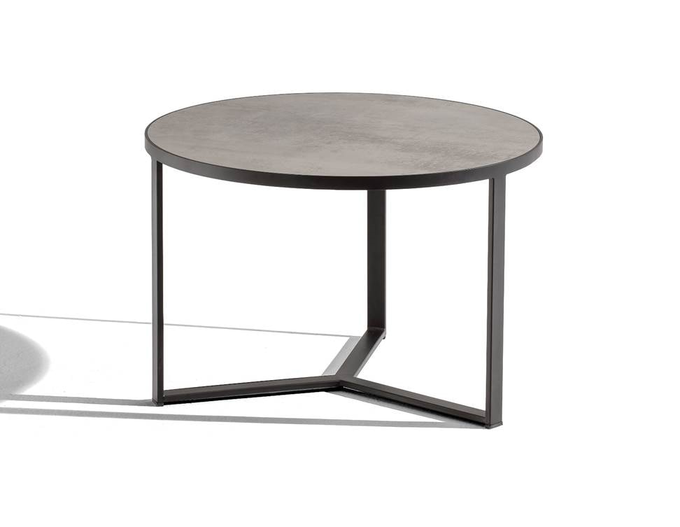 Art.Y, Round coffee table with metal structure