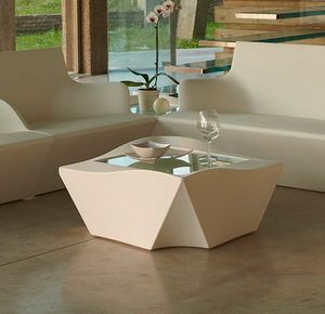 Kami Ni, Polyethylene coffee table, with glass top