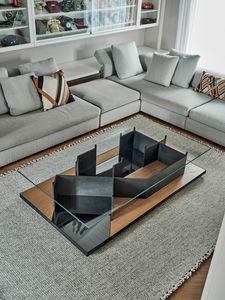 Labirinto, Modern coffee table with glass top