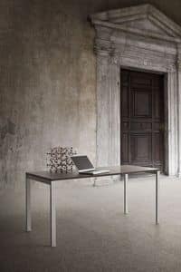 Tesi, Linear table in metal and laminate for contract use