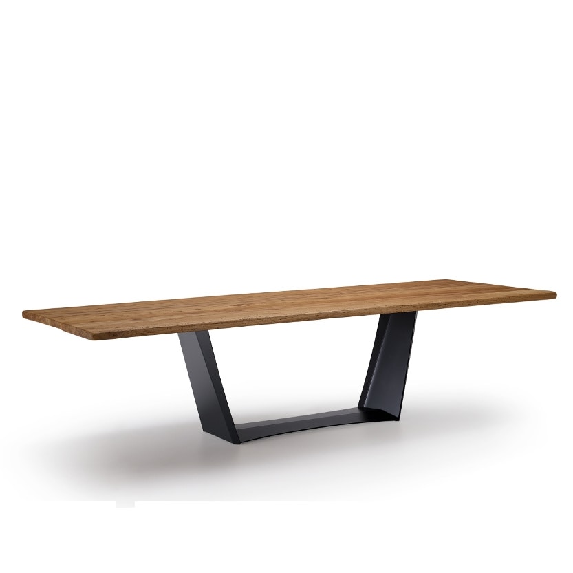 Antiqua, Dining table with solid wood top