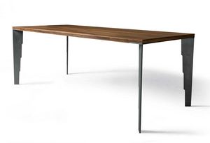 B-190, Table with serrated legs