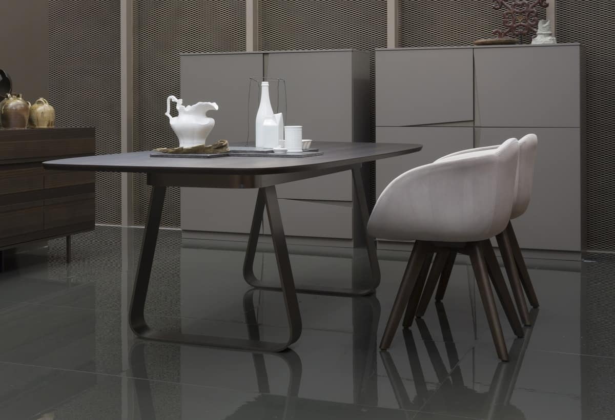 MUN, Essential table, rounded corners, with metal base