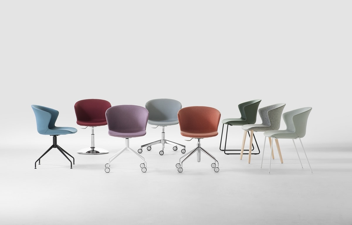 Kicca Plus, Chair with enveloping shell, wooden legs