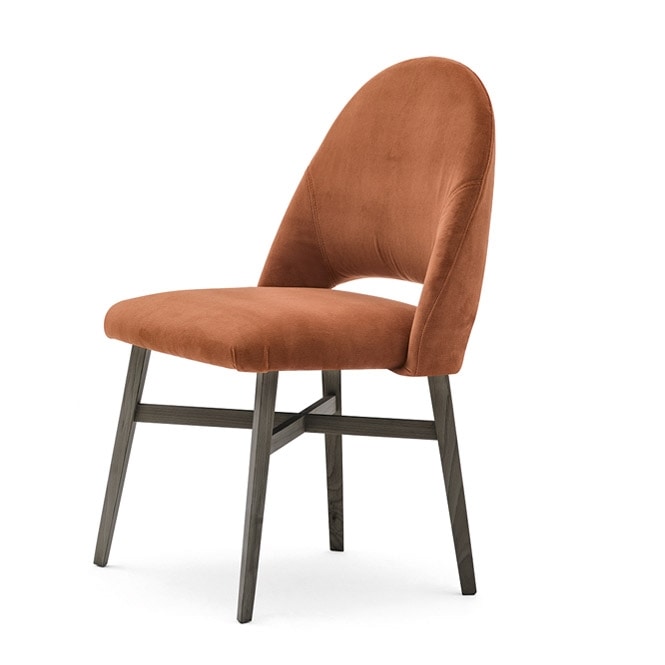 Niky 04711, Chair characterized by an enveloping backrest