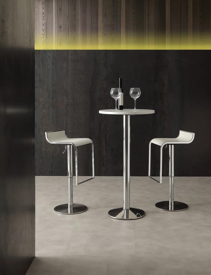 Art. 576 Mizar, Adjustable stool, clean design, with integrated footrest