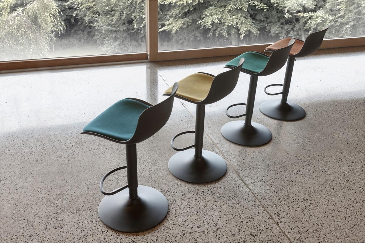 Art. 584 Jordan, Adjustable modern stool