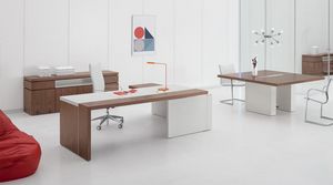 Ar.tu comp. 04, Elegant executive desk, in white leather
