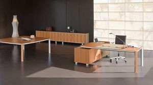 Darch comp. 04, Executive desk, with cabinet on castors