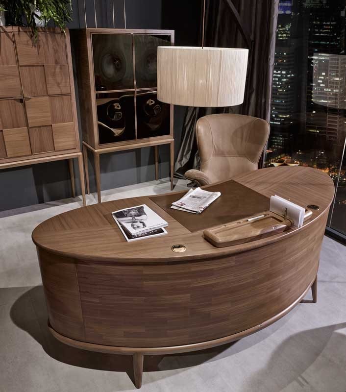 Monteverdi desk, Desk with rounded design