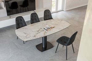 Art. 638 Discovery, Extendable dining table