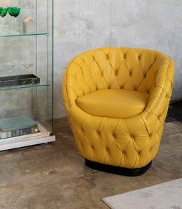 CAPRICCIO, Armchair with sinuous shapes