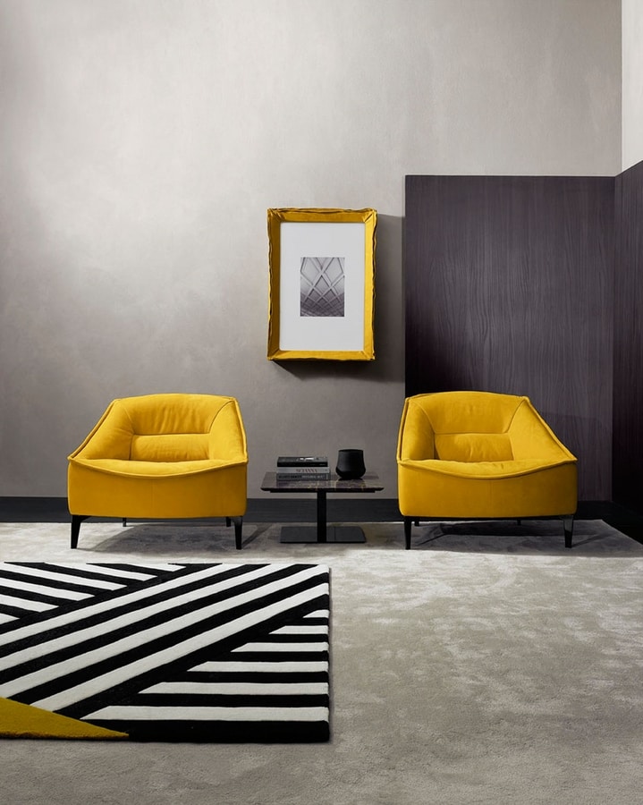 Tosca, Armchair with enveloping comfort