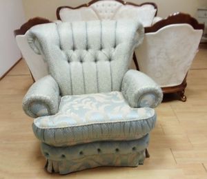 Lucrezia armchair, Classic armchair with skirt