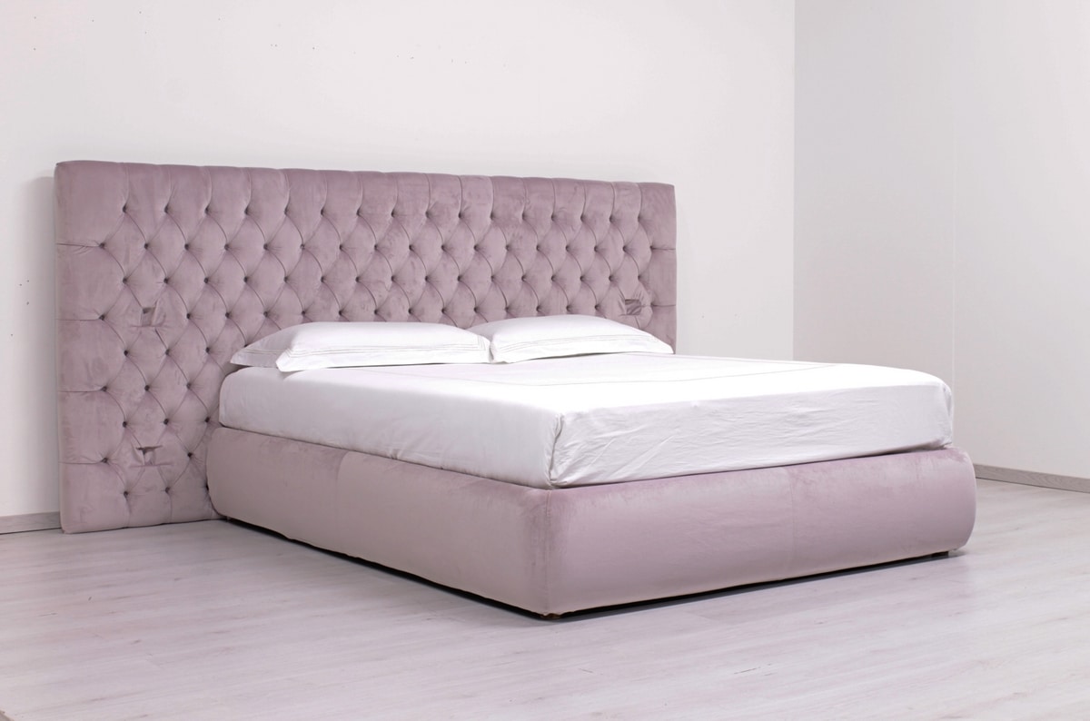 Laura Maxi, Contemporary bed with large capitonné headboard