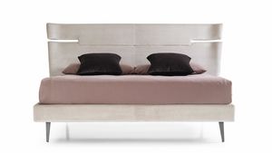 Zeno Art. 968, Upholstered bed with curved wood headboard