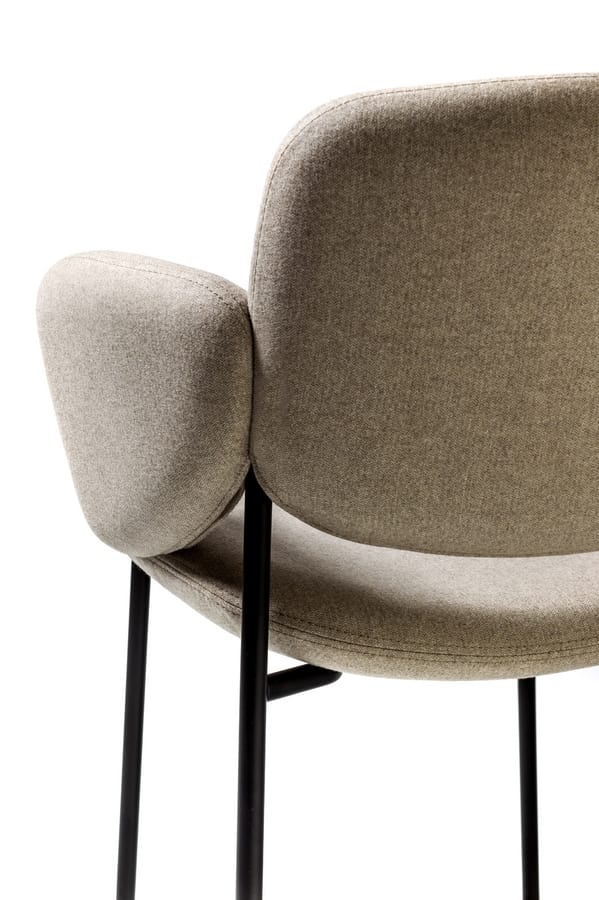 Macka ST, Comfortable and enveloping stool