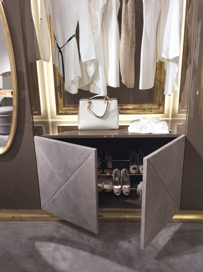 Hotel de Ville Walk-in closet, Custom-made luxury walk-in closet