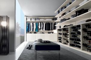Nicchia - Walk-in closet covered with silk-ivory texture, Walk-in closet with silk finish with ivory texture