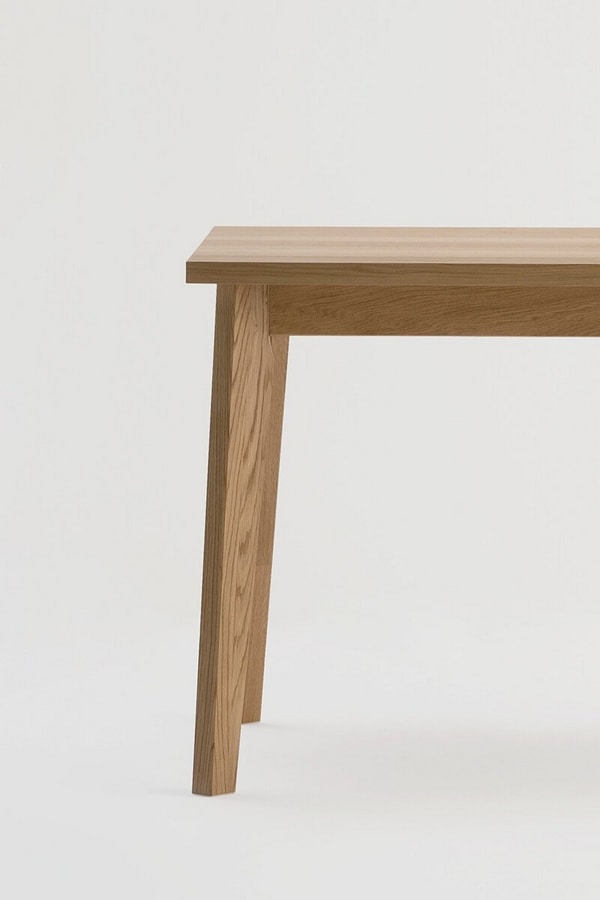 T-Coffee, Wooden table