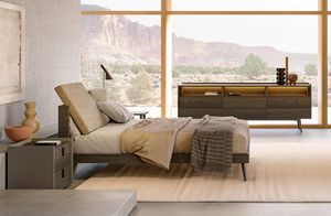 Charlotte, Wooden bed with a rigorous design