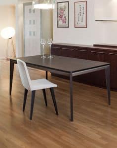 Venus, Elegant extendable table with oak wood legs and top