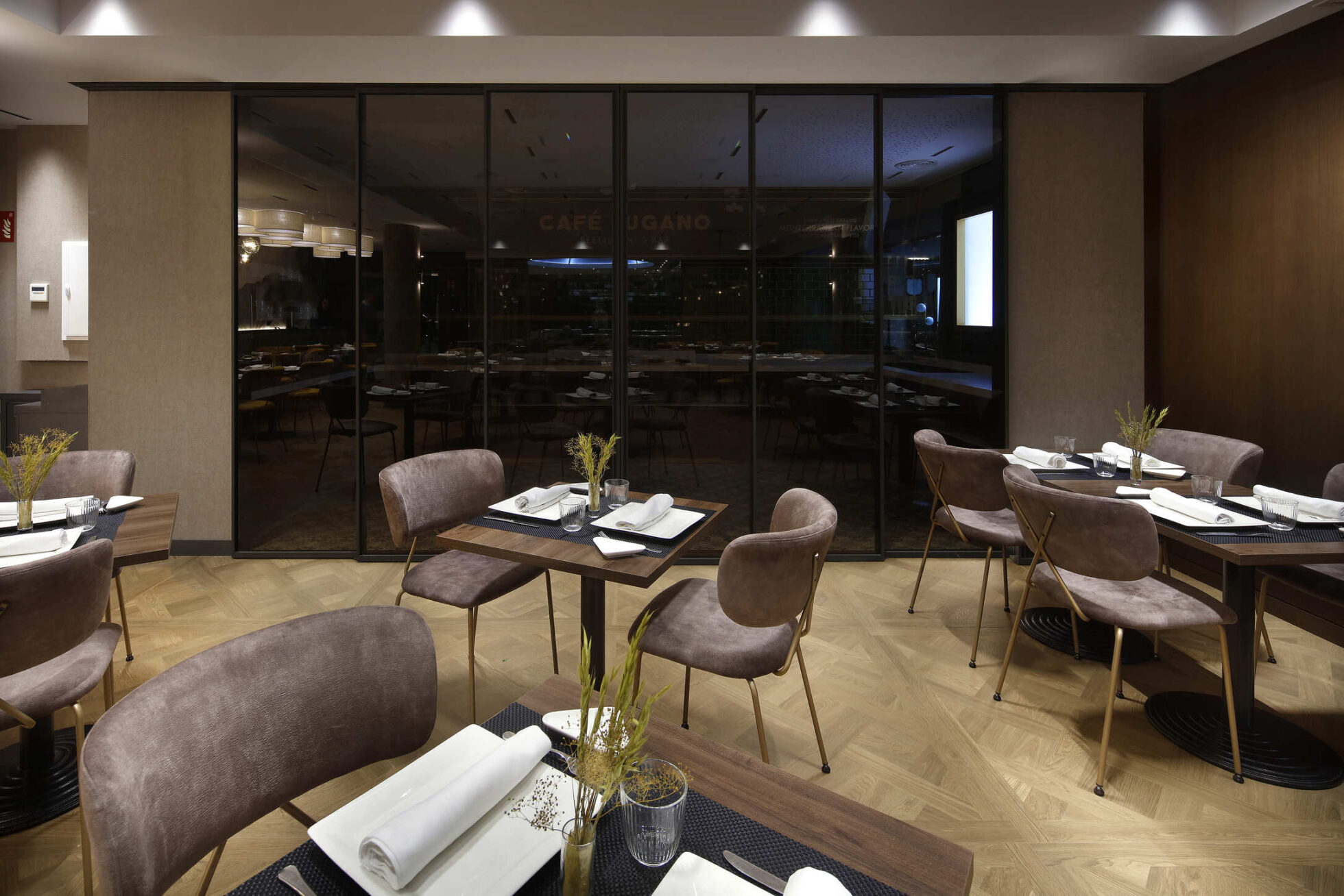 Caf� Lugano Hotel HCC ST Moritz - Barcelona, Spain