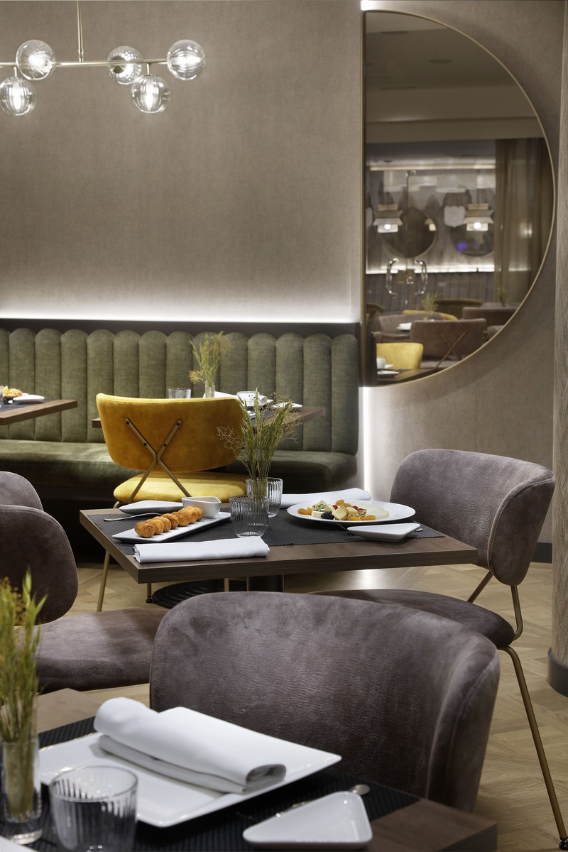 Caf� Lugano Hotel HCC ST Moritz - Barcelona, Spain