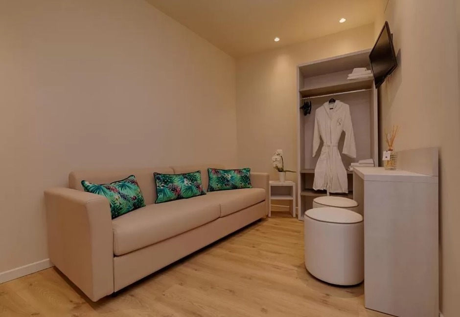 Furnishings for hotel in Rome